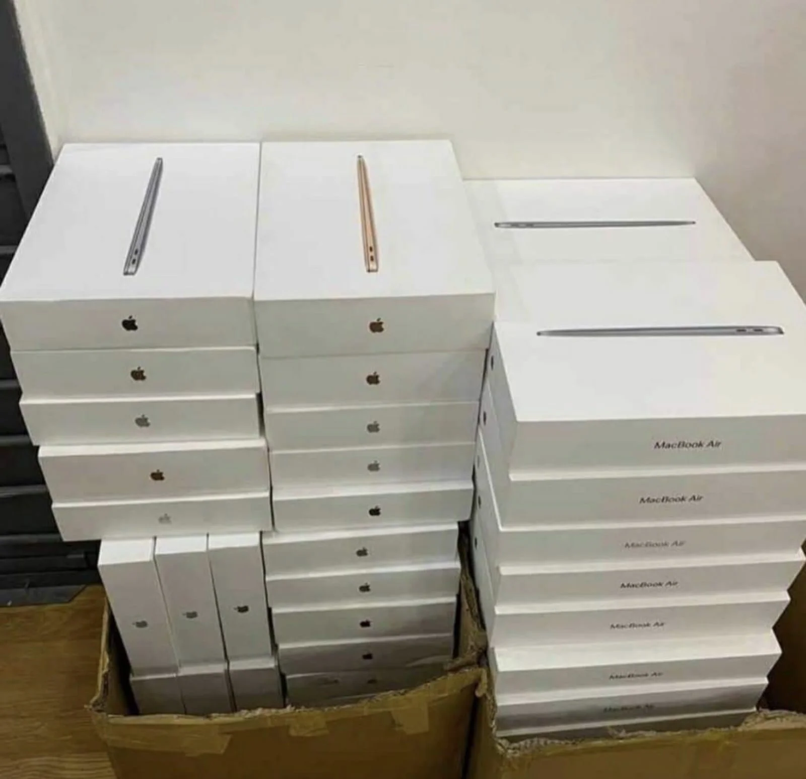 MacBook Pallets for sale - Image 4